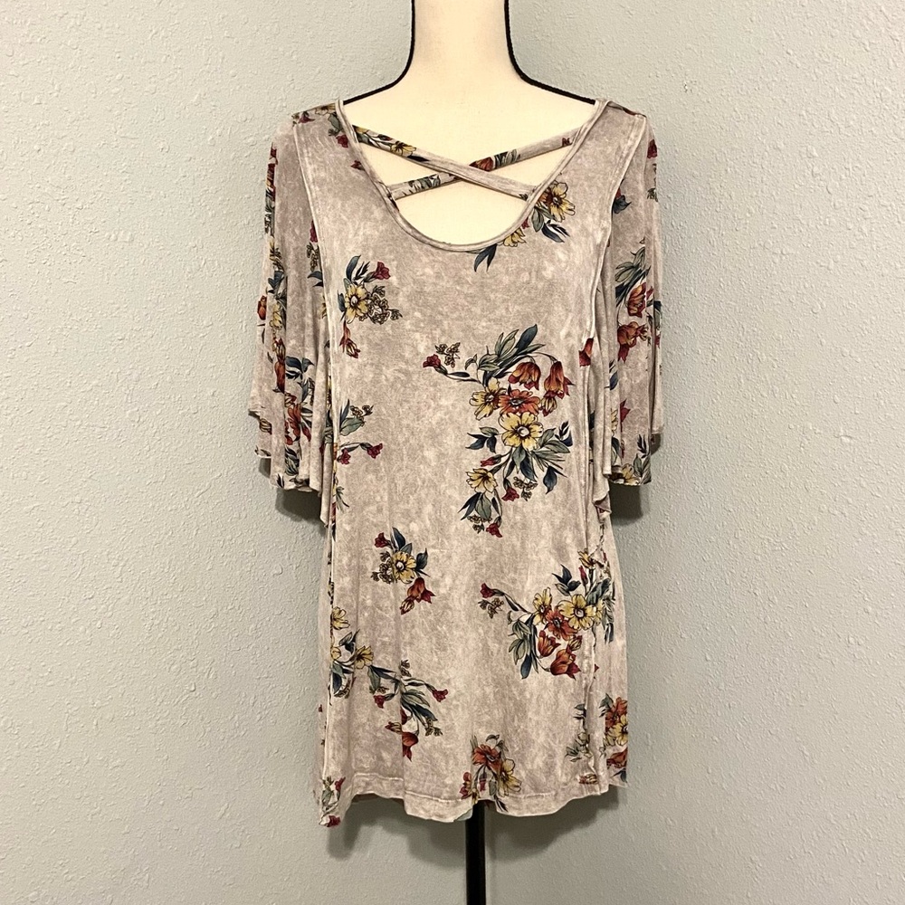Gimmicks by BKE Gray Floral Criss-Cross Dress Size Medium